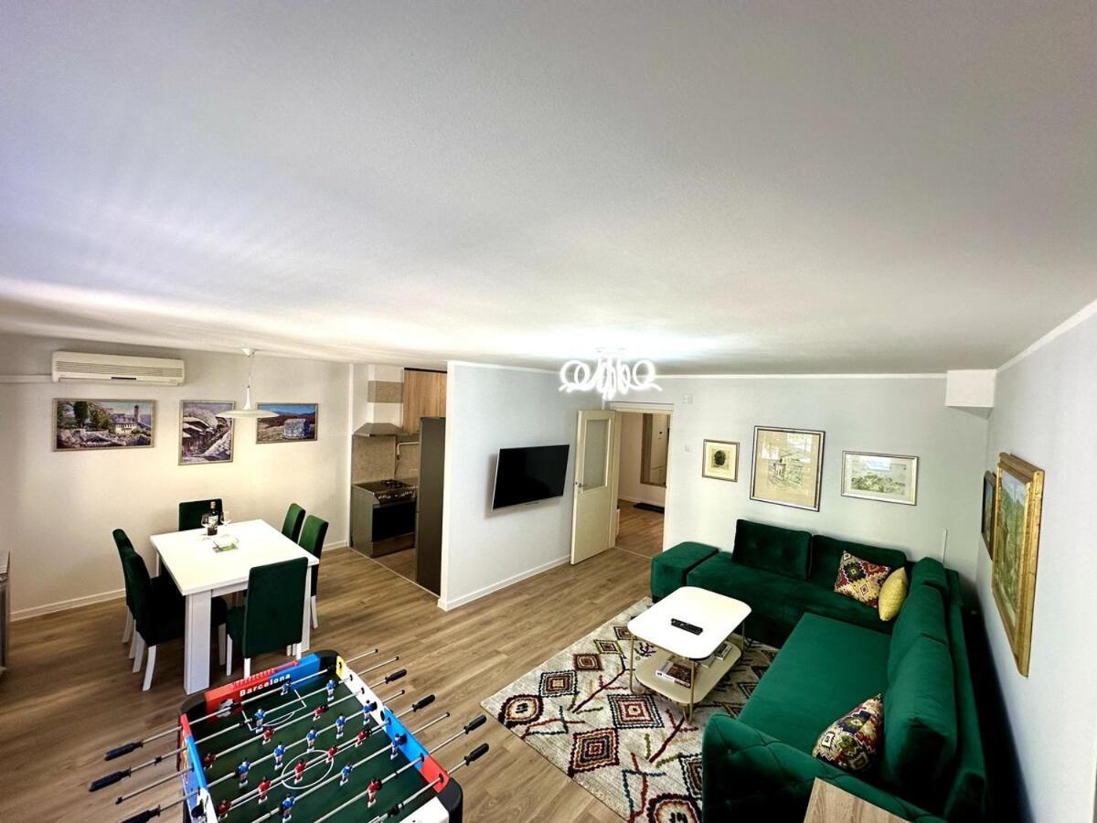 Apartment Chill & Play With Garage *